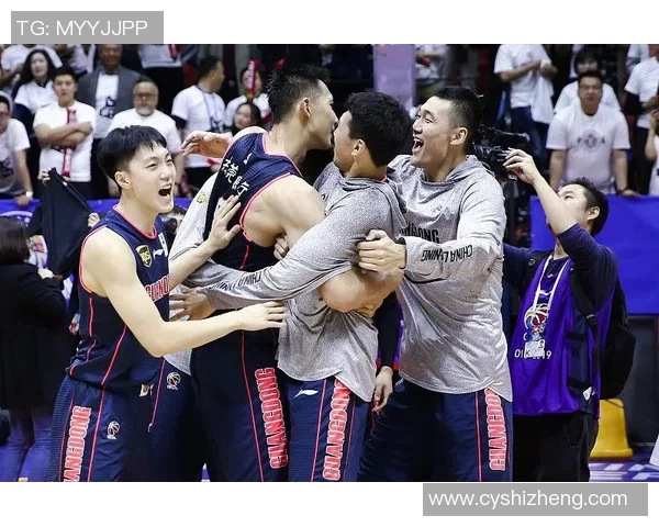 武汉篮球队包夹战术革新引领新潮流助力球队崛起与发展 武汉篮球队包夹战术革新引领新潮流助力球队崛起与发展